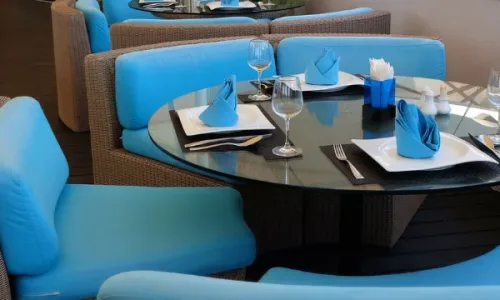POOLSIDE BAR & GRILL